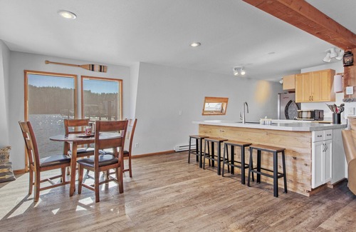 Bayview House | IdaBlu, a floating house with unobstructed views of the mountains and lake.