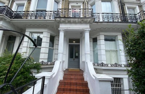 Holland Park Apartment | Ideal 1Bed in Holland Park/Olympia/Kensington W14