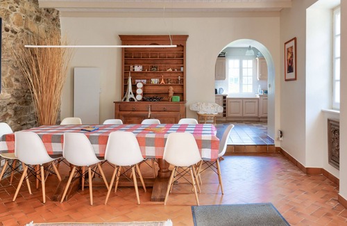 Le Ru Ski Chalet | Ideal for 8 adults and 5 children - 200m beach