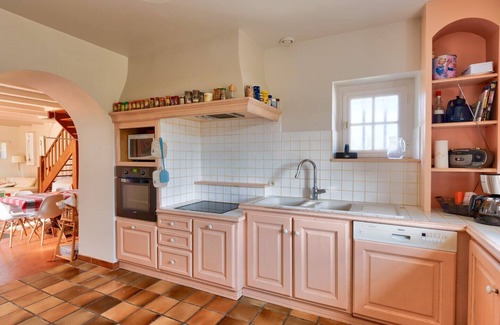 Le Ru Ski Chalet | Ideal for 8 adults and 5 children - 200m beach