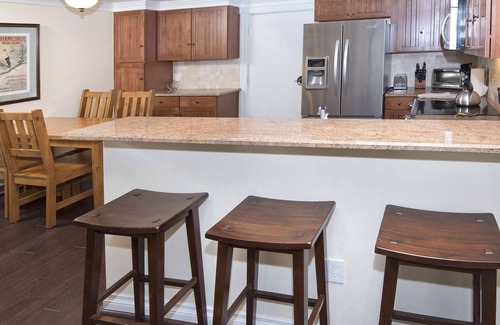 Vail Condo | Ideal Location in Vail Village w/Attractive Decor! Walk to Free Shuttle, Slopes