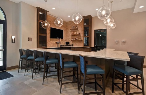 Florida Central Atlantic Coast Hotel | Ideal Mix of Comfort and Value! Swimming Pool, Pets Allowed, Kitchenette!