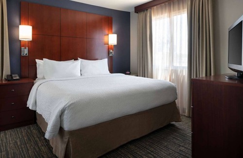 Tempe Hotel | Ideal Mix of Comfort and Value! 3 Comfortable Units, Pool, Free Breakfast