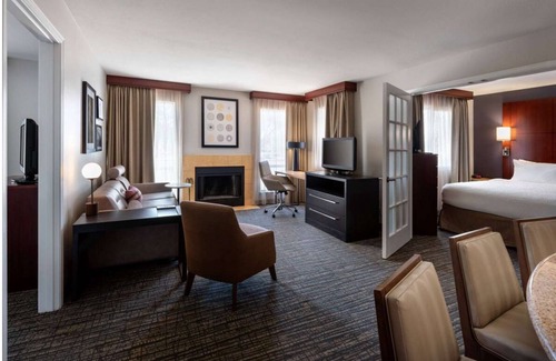 Tempe Hotel | Ideal Mix of Comfort and Value! 3 Comfortable Units, Pool, Free Breakfast