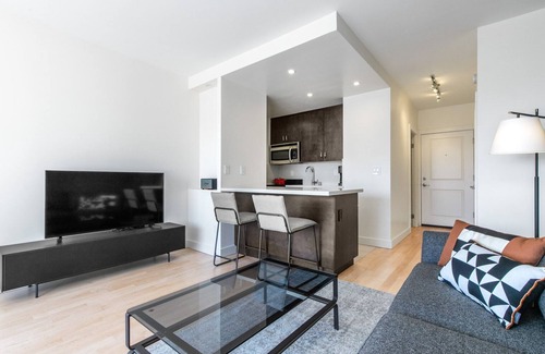 Lower Nob Hill Apartment | Ideal Nob Hill Studio w/Sauna, Gym, near Union Square, by Blueground