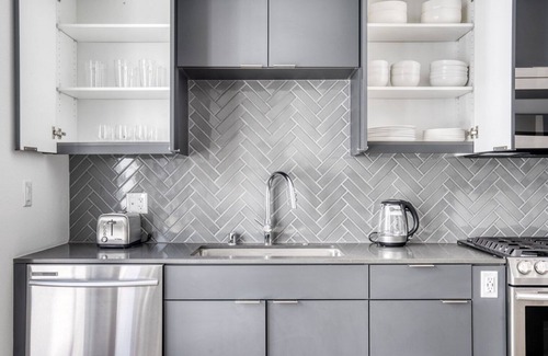 Lakeside Apartment | Ideal Oakland Studio w/Gym, Coworking & W/D, walk to BART, by Blueground