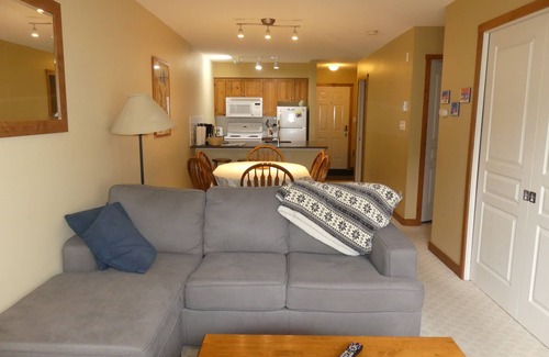 Silver Star Mountain Condo | Ideal Pet Friendly Creekside Top Floor at the Base of the Silver Queen Chair