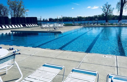 Saratoga Springs House | Ideal rental home for a historic Belmont