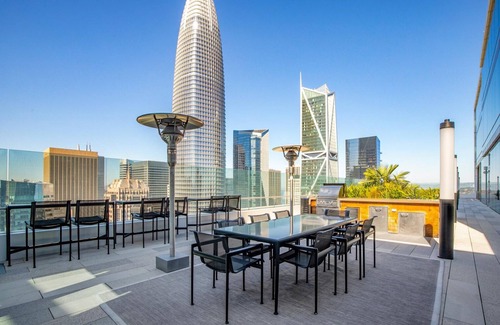 South Beach Apartment | Ideal Rincon Hill 1BR w/Gym, Rooftop, near Bay Bridge, by Blueground