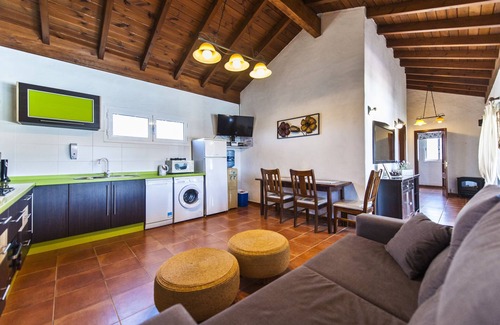 La Oliva Villa | Ideal villa for relaxation, with pool and whirlpool, good views of the mountains