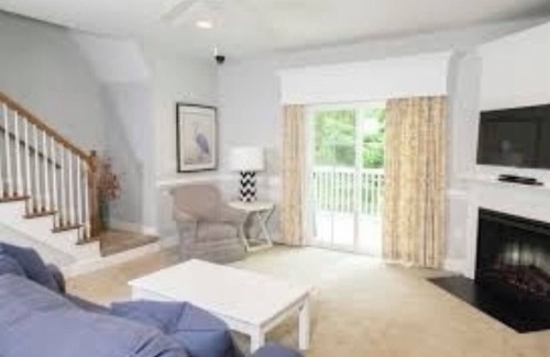 Lackey Cottage | Ideal Williamsburg vacation in a great location near all the attractions