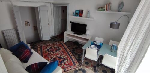 Cisano sul Neva House | Ideale per escursionisti, a pochi minuti dal mare e dalle falesie- Casa Celeste