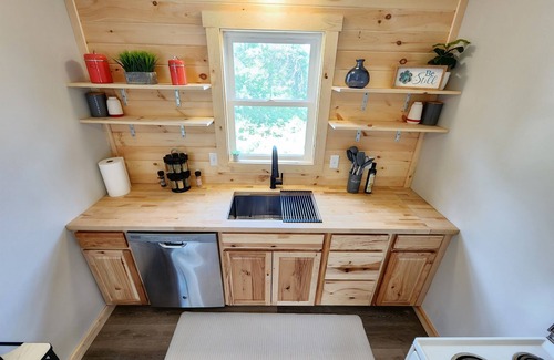 Idlewild Cabin | Idle-in-the-Wild Secluded Cabin-Wi-Fi, Hot Tub