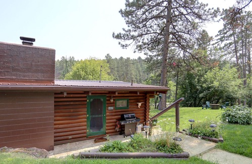 Rimrock House | Idle Rest Log Cabin on the Creek, Centrally Located for Black Hills Adventures