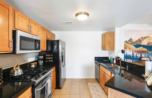 Old Southwest Condo | Idlewild Park condo by downtown + Pool & Parking