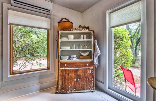 Matthews Apartment | Idlewild Studio: Scandinavian studio just 20min to uptown