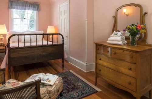 Watkins Glen Bed & Breakfast | Idlwilde Inn
