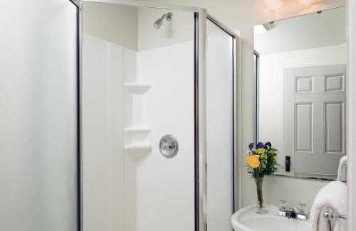 Watkins Glen Bed & Breakfast | Idlwilde Inn