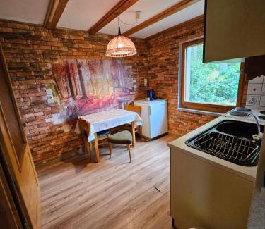 Suhl Apartment | Idylissches Ferienhäusle im Thüringer Wald