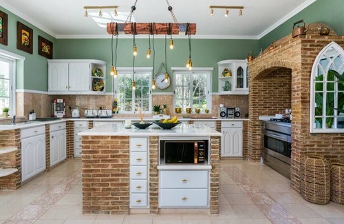 Meia Praia Villa | Idyllic Algarve Retreat with Pool and Mini-golf
