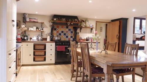Buckland Newton House | Idyllic Dorset Cottage Surrounded by Fields in the Heart of the Countryside