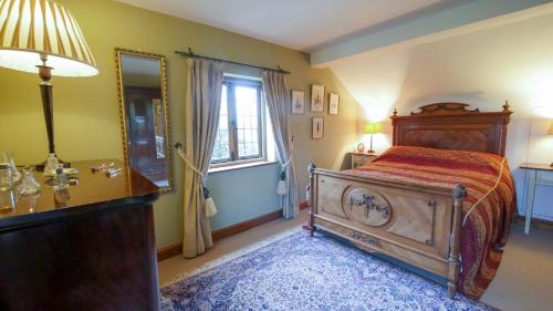 Buckland Newton House | Idyllic Dorset Cottage Surrounded by Fields in the Heart of the Countryside