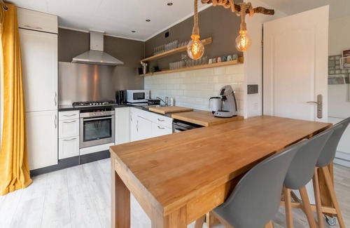 Ooltgensplaat House | Idyllic Holiday Home in Ooltgensplaat on the Water