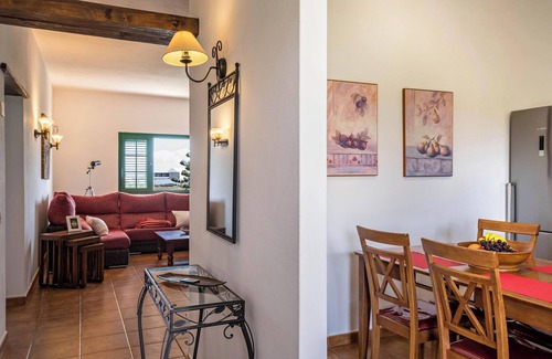 Tinajo House | Idyllic Holiday Home "Finca La Costa" with Garden, Whirlpool, Sea View, Wi-Fi & TV; Parking Available