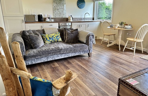 Chipping Campden Cabin | Idyllic North Cotswolds Cottage for Couples (and dogs!)