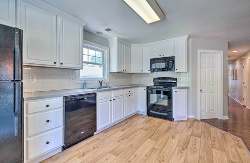 Green Haven House | Idyllic Pasadena Retreat with Garden + Hot Tub!