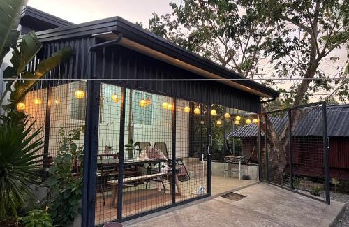 San Antonio House | Idyllic, private, riverside Container Home