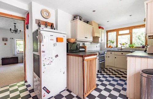 North Buckland Cottage | Idyllic Rural Cottage, 7 mins drive from Saunton Beach.