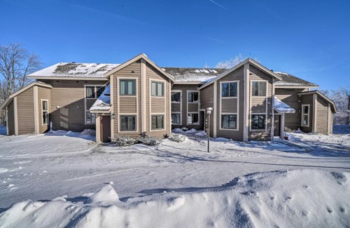 Hidden Valley Apartment | Idyllic Somerset Condo Ski, Hike and Relax!