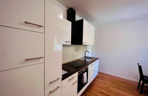 Arzbach Apartment | Idyllische Ferienwohnung mit Balkon & Ausblick