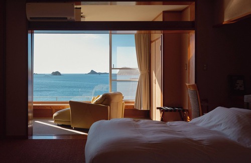 Katsumoto House | IKI RETREAT by Onko Chishin