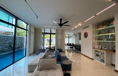 Pantai Tengah Villa | Ikiru 18 Private Saltwater Pool Villa, 3 Ensuite BR, Outdoor BBQ, 5 mins to Beach