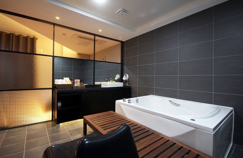 Songman Hotel | Iksan Roman Drive-in Hotel