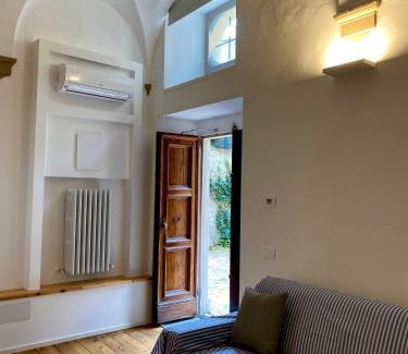 Pesaro Apartment | Il cortile in centro