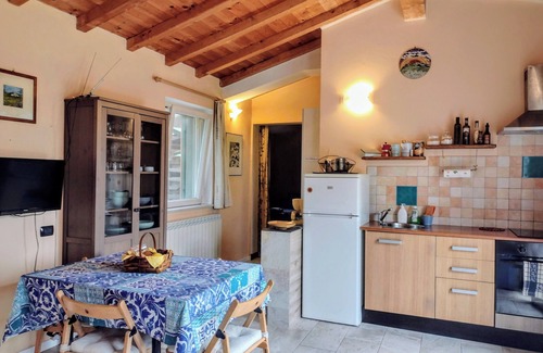 Arcola House | "Il Pettirosso"- countryside house near Lerici and 5Terre|Private parking, BBQ