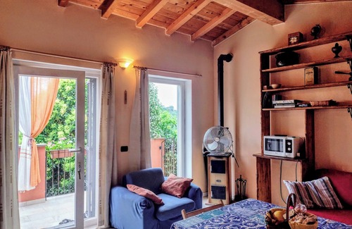 Arcola House | "Il Pettirosso"- countryside house near Lerici and 5Terre|Private parking, BBQ