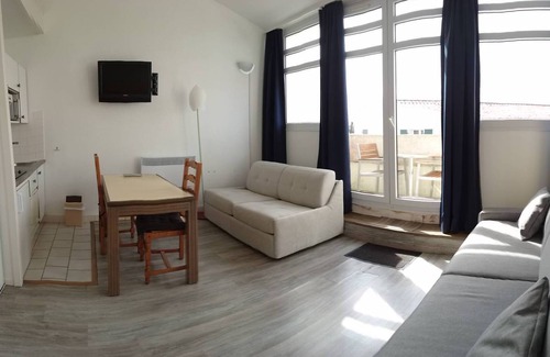 Saint-Martin-de-Re Apartment | Ile de Ré. Apartment Residence * heated swimming pool, sauna, hammam, garden