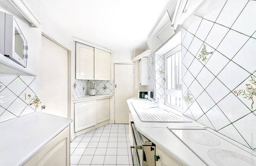 Notre Dame Apartment | Ile Saint Louis - Quai d'Orleans 2bdr by B'Your Home