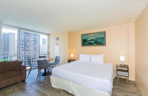 Waikiki Apartment | Ilikai Marina 1889 City View Studio