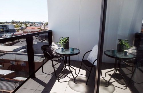 Cheltenham Apartment | Ilixir Apartments by Ready Set Host