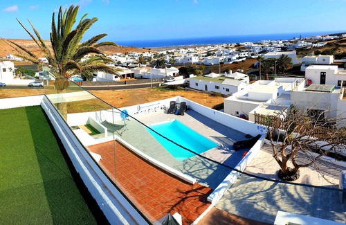 Tias House | ILLA VISTA MAR I – 360 sqm luxury, heated pool, 600 Mbit, hot tub, gaming room!
