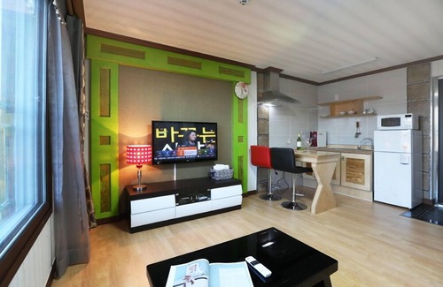 Pinari-gol House | Illua Pension