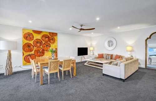 Palm Beach House | Iluka Palm Cove Penthouse