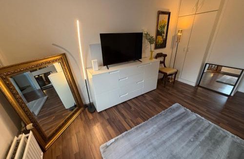 Postfeld Apartment | Im Herzen City Kiel 1 Zi Whg pure Gemütlichkeit, eigener Parkplatz,10 m Fußweg zur Universität zu Kiel, 5 min zur Uniklinik, Ostsee,