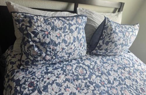 Manor Bed & Breakfast | Imani