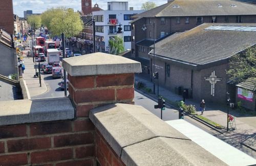 East Ham Apartment | Immaculate 1-bed Apartment in London